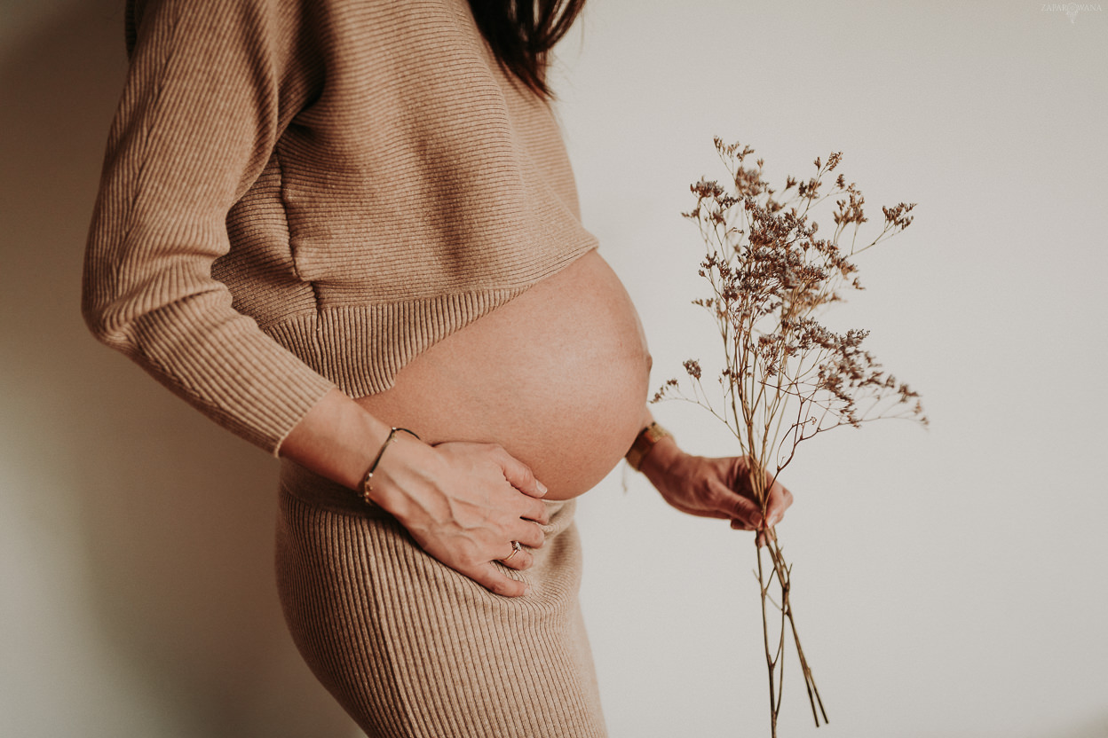 ZAPAROWANA - Fotograf rodzinny - Sesja ciążowa w studio fotograficznym Chmury - Warszawa