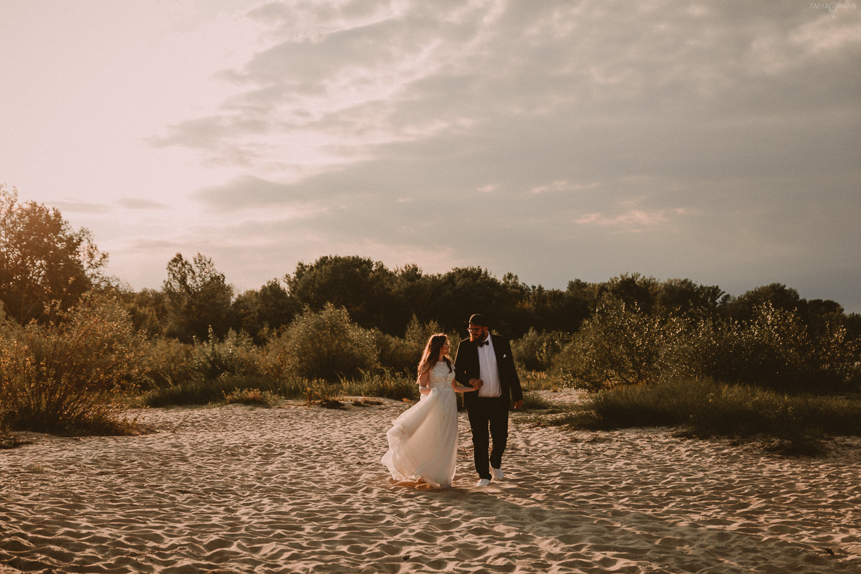 ZAPAROWANA - Fotograf ślubny Warszawa - Sesja ślubna na plaży