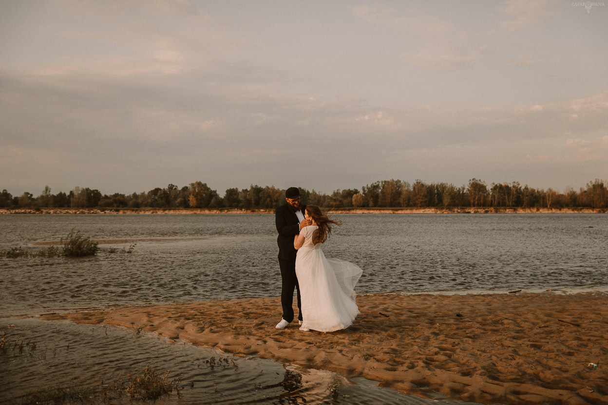 ZAPAROWANA - Fotograf ślubny Warszawa - Sesja ślubna na plaży