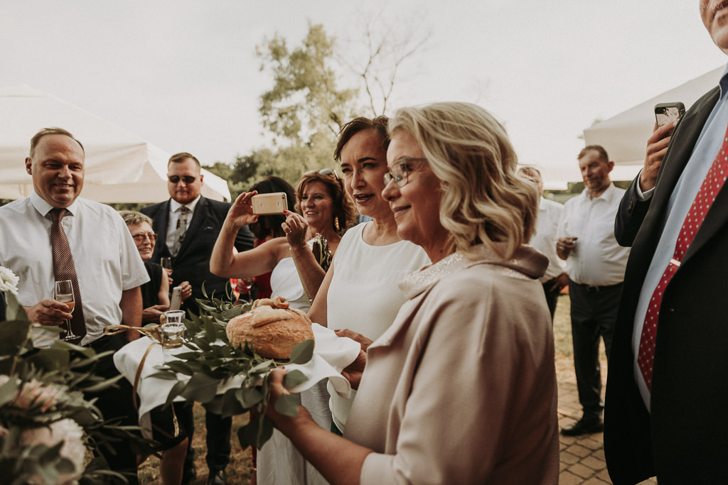 ZAPAROWANA - Fotograf ślubny Warszawa - Ślub w stodole Sielanka nad Pilicą