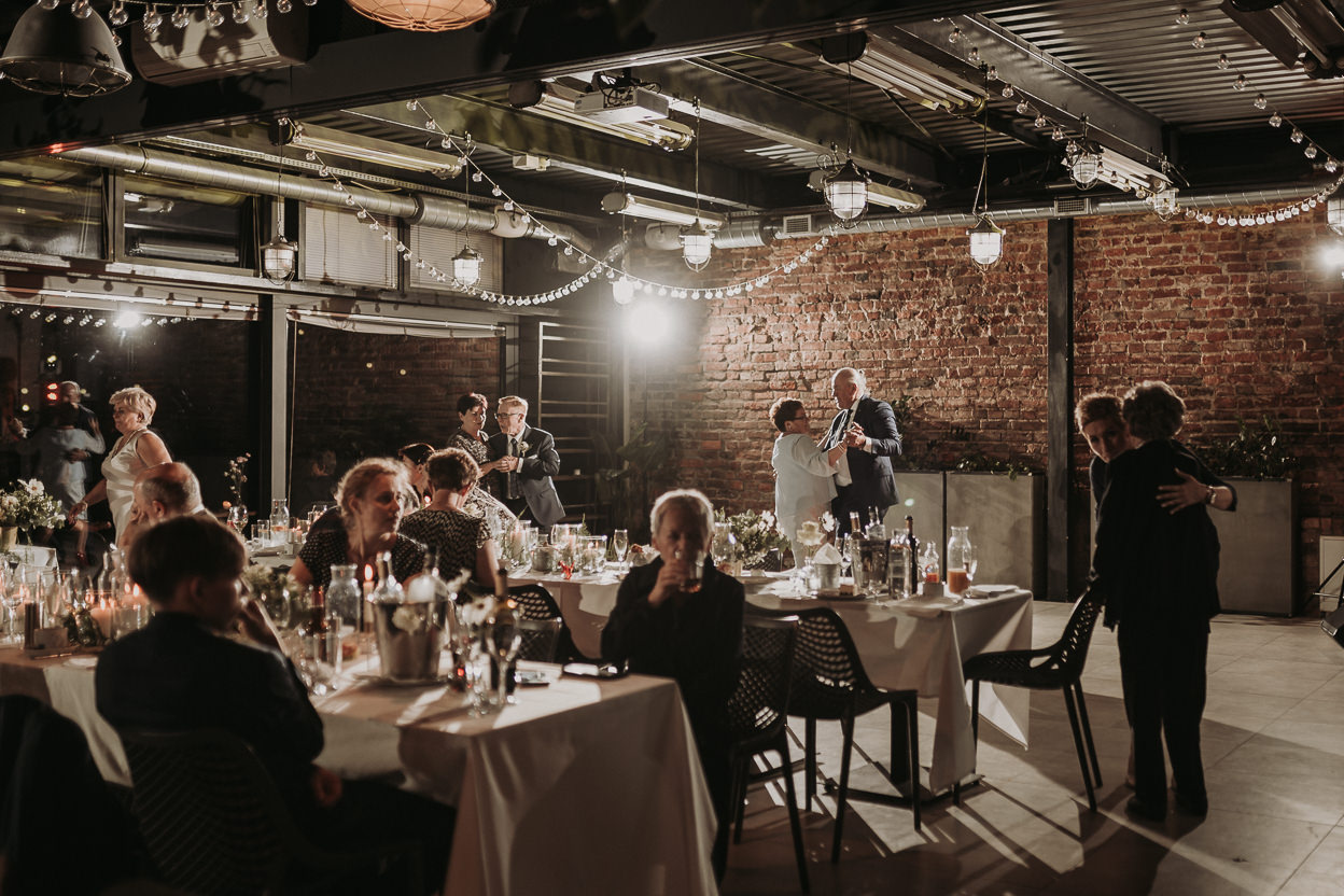 ZAPAROWANA - Fotograf ślubny Warszawa - Retro ślub na Pradze Stalowa 52