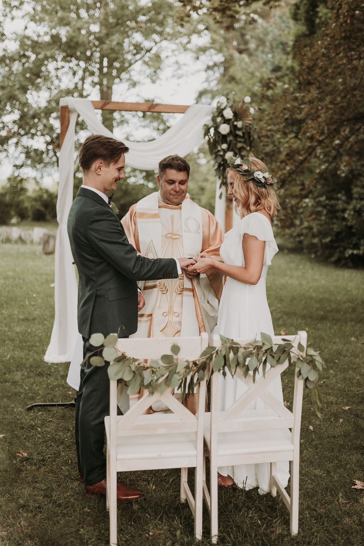 ZAPAROWANA - Ślub kościelny w plenerze - Zacisze Anny Korcz - Fotografia ślubna