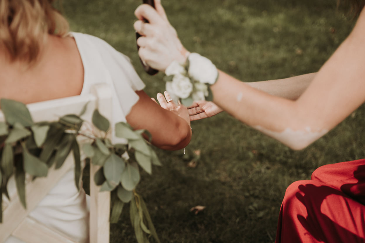 ZAPAROWANA - Ślub kościelny w plenerze - Zacisze Anny Korcz - Fotografia ślubna