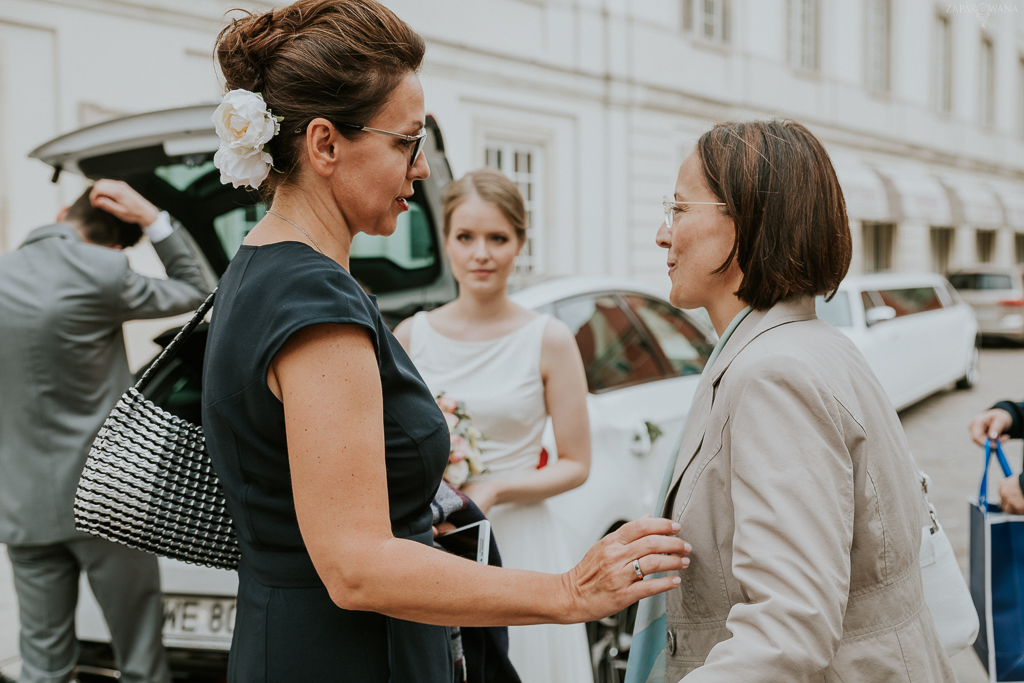 Industrialne wesele Boska Praga Warszawa - Sesja na Starówce - ZAPAROWANA